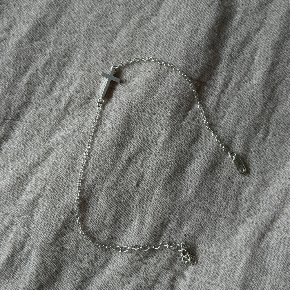 Elegant Silver Cross Bracelet